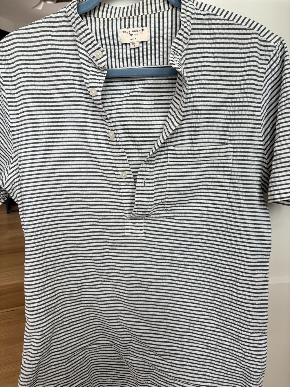 Club Monaco Striped Henley seersucker  in grey & White S